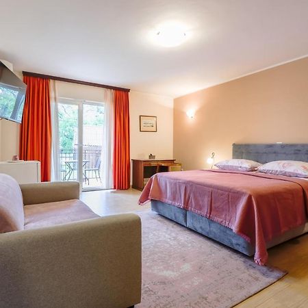 Bed & Breakfast Kastel Žbandaj Zewnętrze zdjęcie