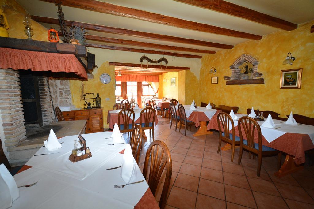 Bed & Breakfast Kastel Žbandaj Zewnętrze zdjęcie