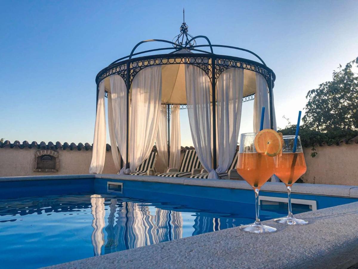 Bed & Breakfast Kastel Žbandaj Zewnętrze zdjęcie