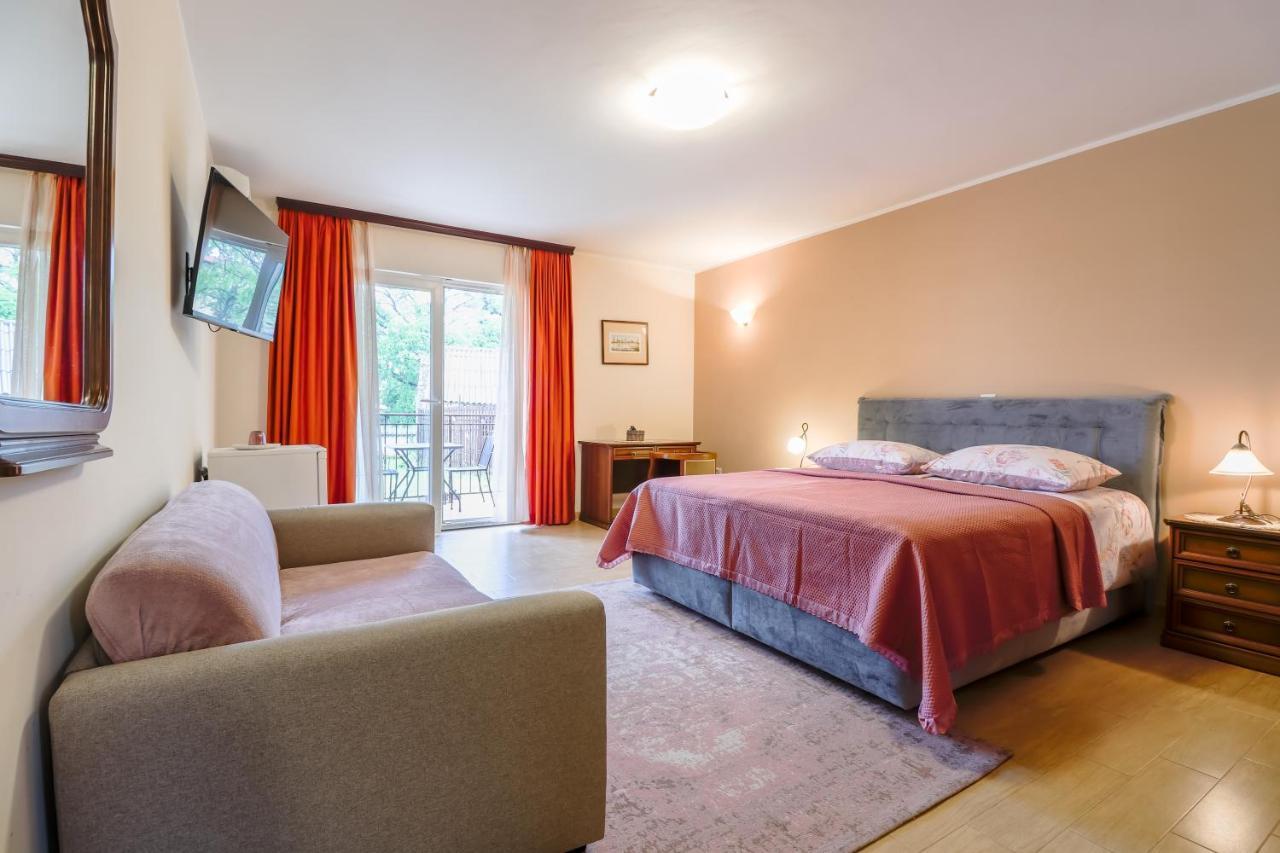 Bed & Breakfast Kastel Žbandaj Zewnętrze zdjęcie