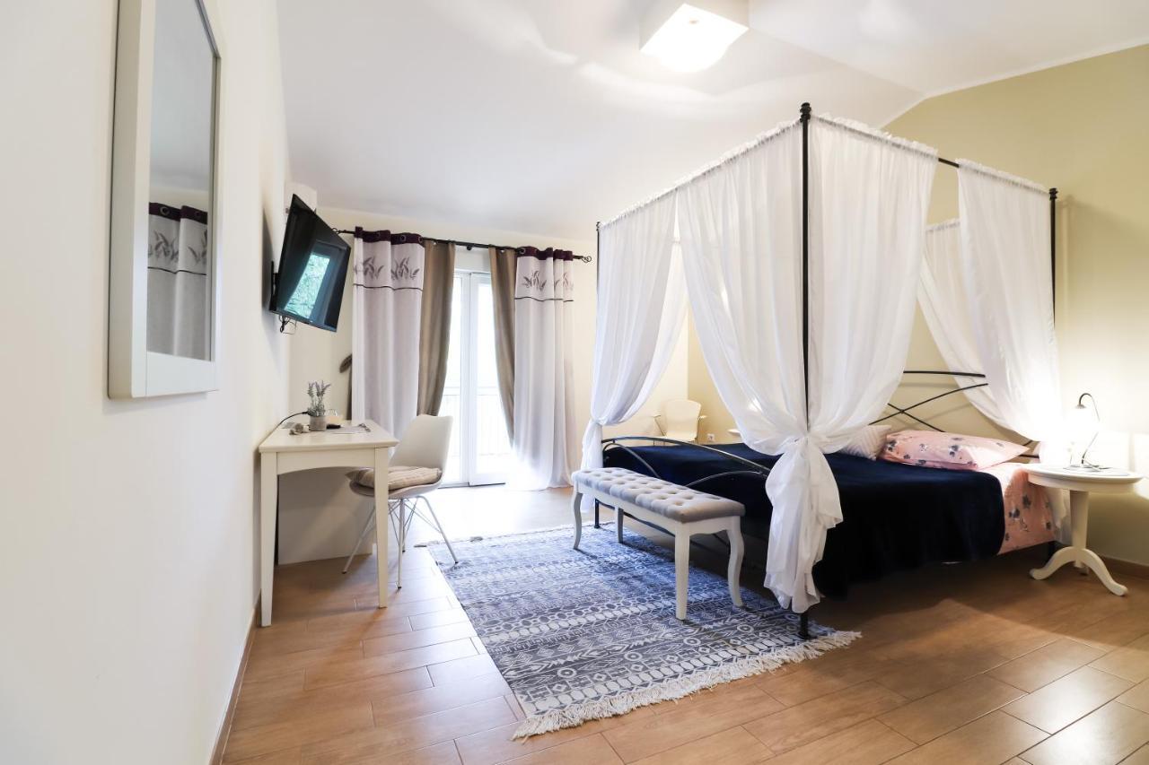 Bed & Breakfast Kastel Žbandaj Zewnętrze zdjęcie