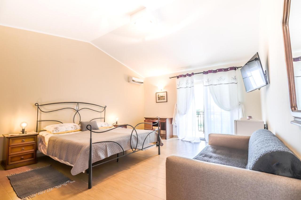 Bed & Breakfast Kastel Žbandaj Zewnętrze zdjęcie