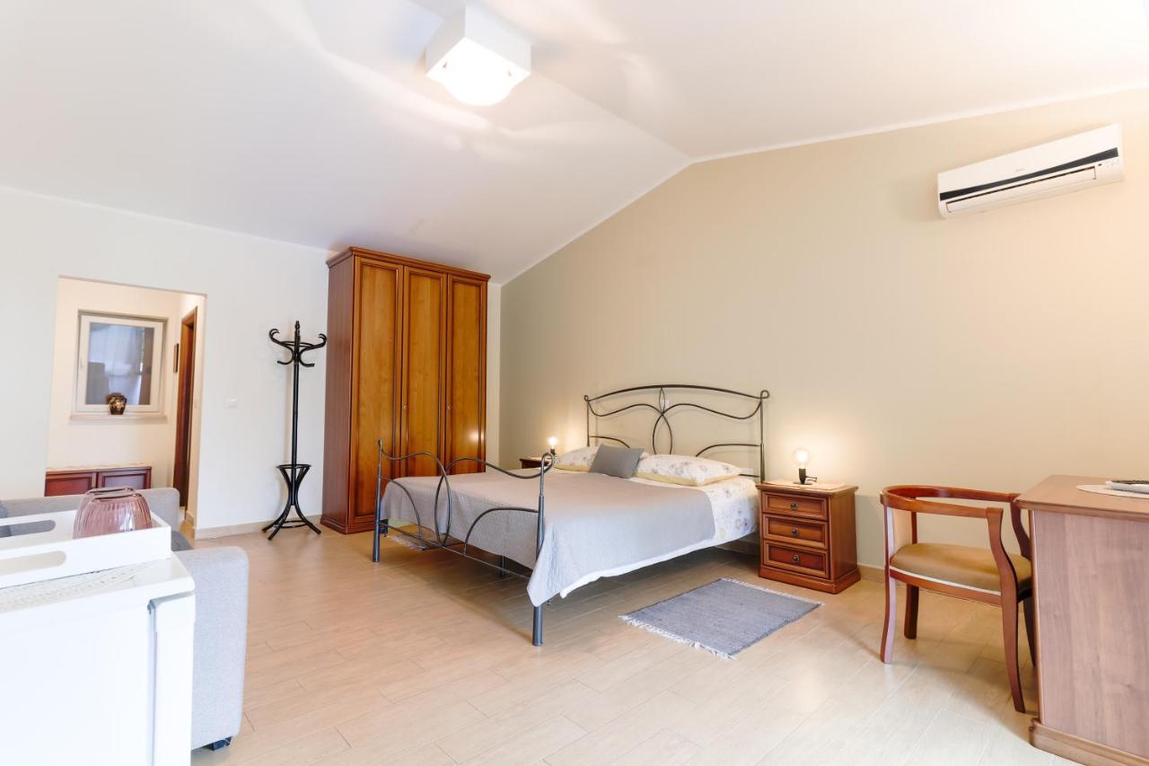 Bed & Breakfast Kastel Žbandaj Zewnętrze zdjęcie