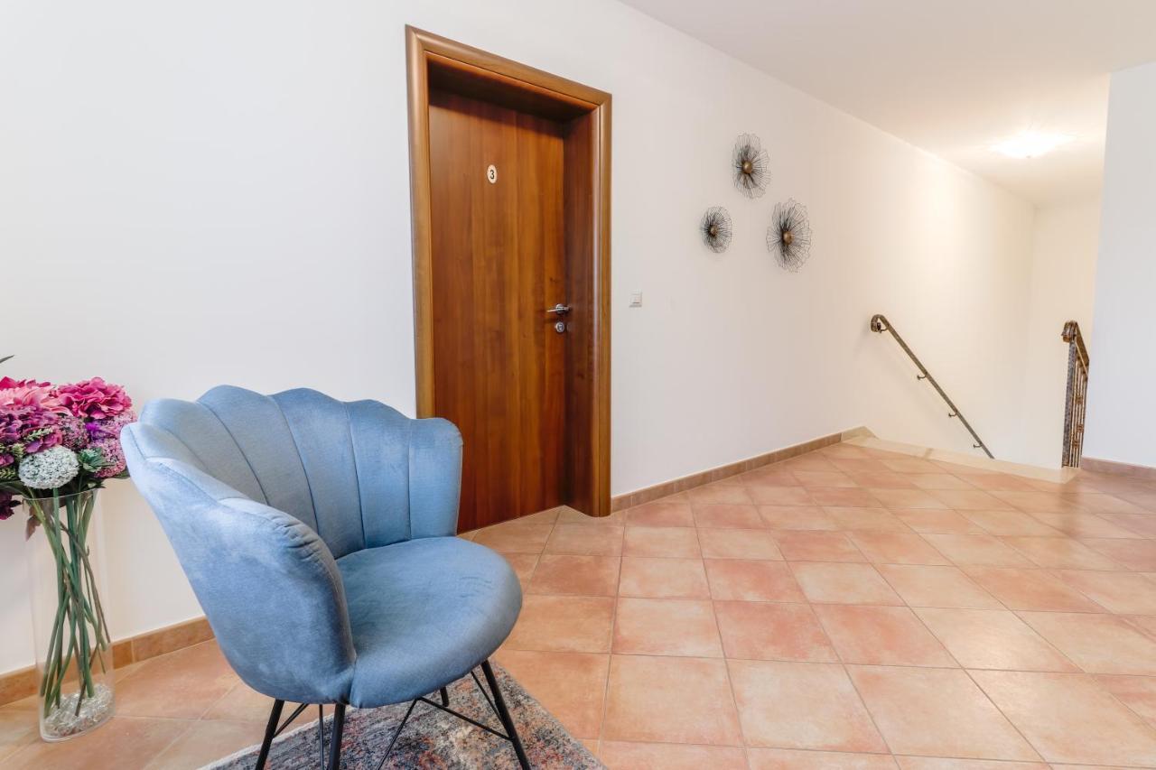 Bed & Breakfast Kastel Žbandaj Zewnętrze zdjęcie
